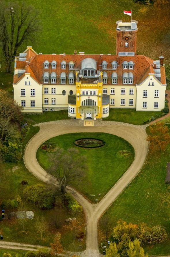Schloss Lelkendorf Apartment Ulrichshusen Maisonette Fewo Mecklenburger Seenplatte Mit Dachterrasse Naehe Ostsee Εξωτερικό φωτογραφία